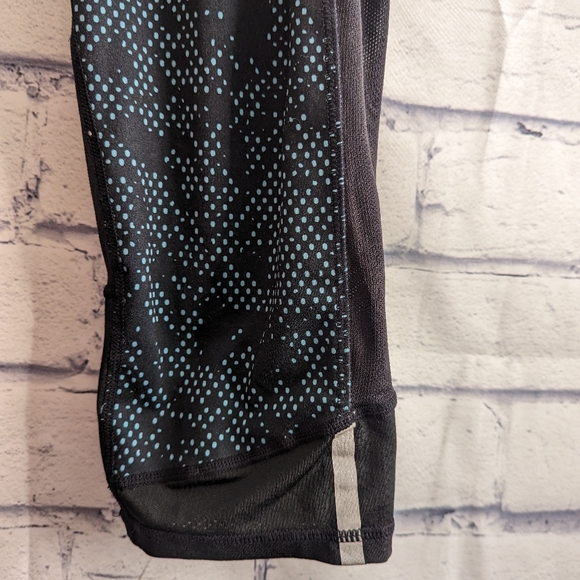 C9 by Champion Duo Dry Capri Length Black and Blue Leggings Women's Size Small - Picture 8 of 10